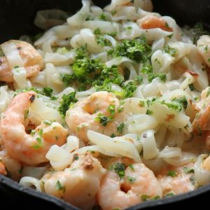 KETO RECIPE: Creamy Garlic Pasta with Prawns