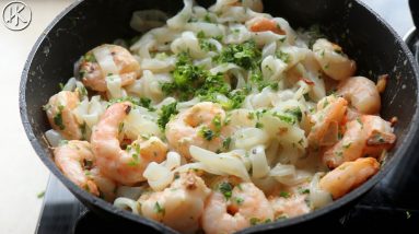 KETO RECIPE: Creamy Garlic Pasta with Prawns