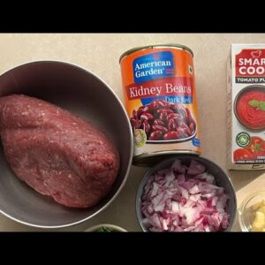 An Indian 🇮🇳 cooking chilli con carne 🥩