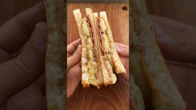 Are you a fan of Elvis Presley? Would you eat this sandwich?